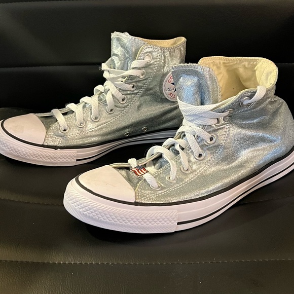 Converse Chuck Taylor All Star High metallic sneaker on white background. - Picture 2 of 7